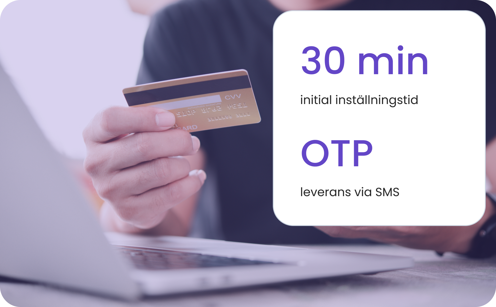 En man gör en transaktion med OTP som stöds av TopMessage API i e-handel